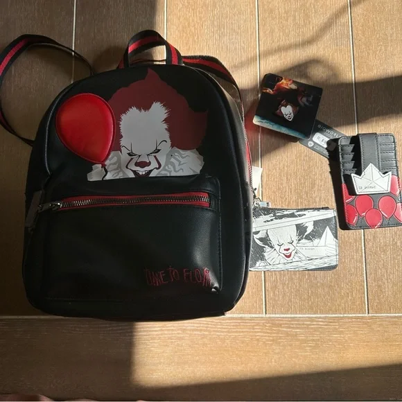 It Chapter 2 Pennywise Mini Backpack with Cardholders and Lapel Pin Set - Picture 3 of 6